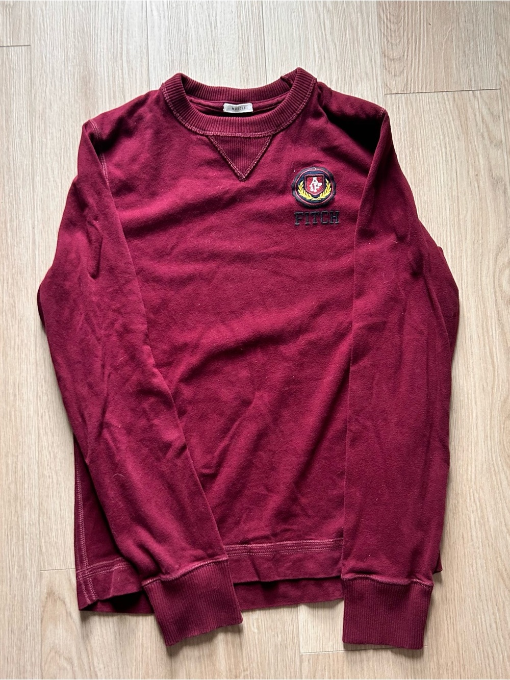 Abercrombie & Fitch Men's Maroon Crewneck Sweatshirt with Embroidered Crest